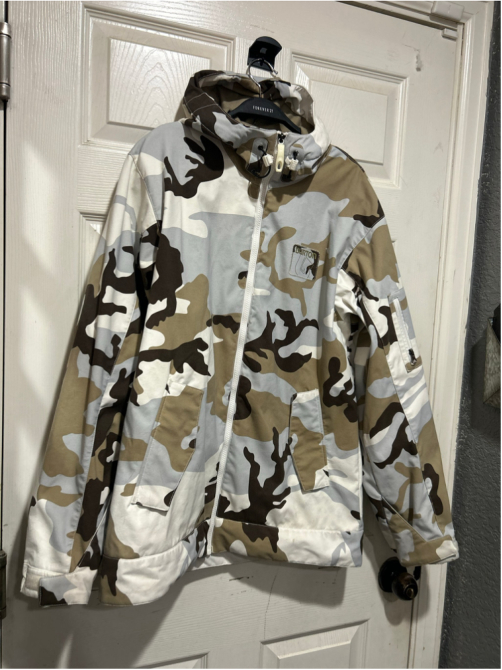 Men's Burton Snowboard Jacket Size S Beige White Camo